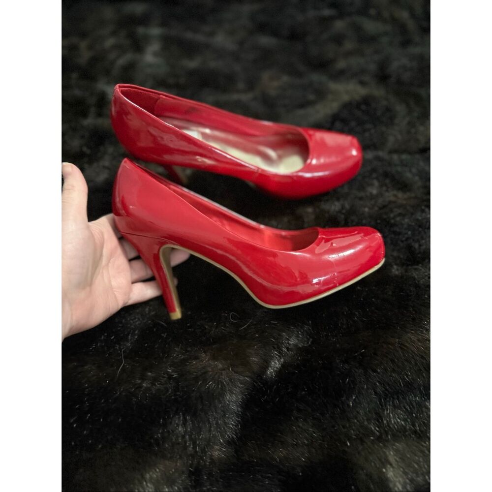 Women’s Olsenboye High Heel Red Patent Shoes size 7.5 heels